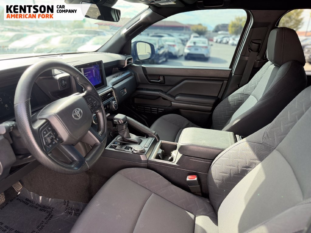 Used 2025 Toyota Tacoma SR5 AWD/4WD image 29