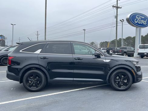 Used 2023 Kia Sorento LX image 26