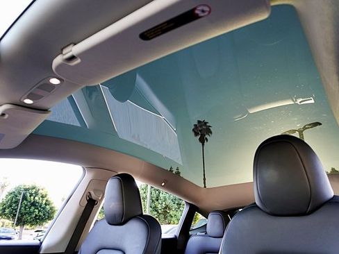 Used 2023 Tesla Model Y Long Range image 17