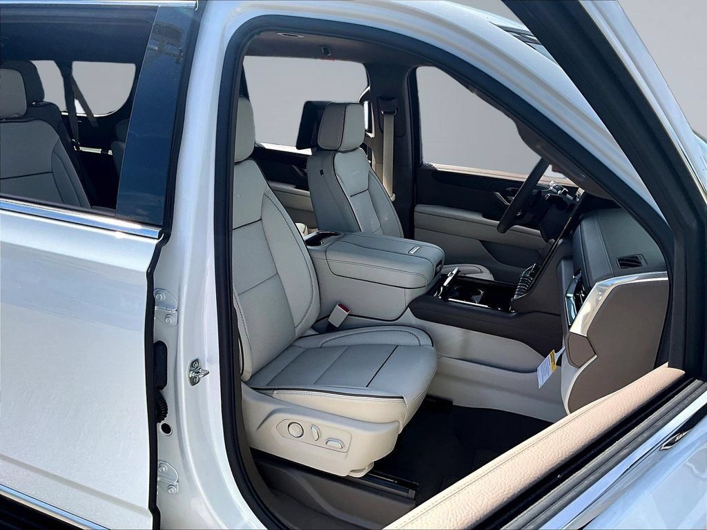 New 2026 GMC Yukon XL Denali w/ Advanced Technology Package AWD/4WD image 11