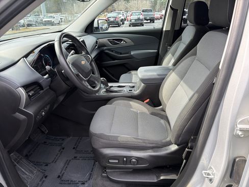 Used 2018 Chevrolet Traverse LT image 9