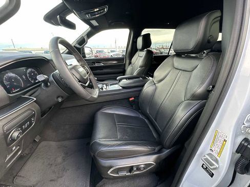 Used 2023 Jeep Wagoneer 4WD image 13