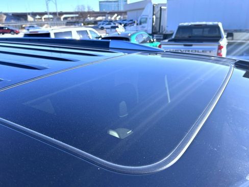 Used 2019 Cadillac Escalade Luxury image 14