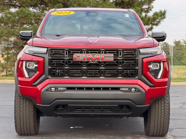 Used 2024 GMC Canyon Elevation w/ Elevation Premium Package AWD/4WD image 10