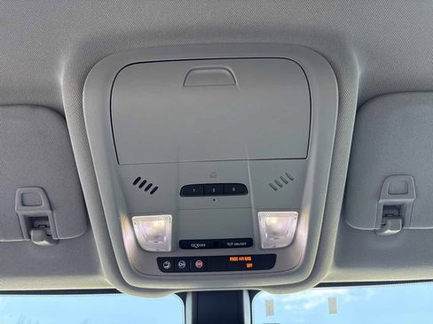 Used 2018 Chevrolet Equinox LT FWD image 24