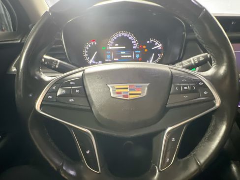 Used 2018 Cadillac XT5 Luxury FWD image 18