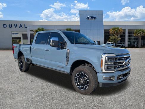 Used 2023 Ford F350 Platinum w/ FX4 Off-Road Package AWD/4WD image 2