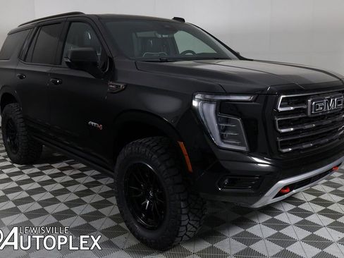 Used 2025 GMC Yukon AT4 Ultimate w/ LPO, Illumination Package AWD/4WD image 3