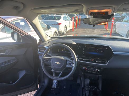 Used 2025 Chevrolet TrailBlazer LT image 32