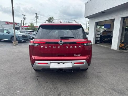 Used 2022 Nissan Pathfinder SL w/ SL Premium Package AWD/4WD image 3