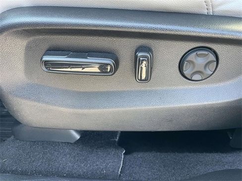 Used 2022 Honda CR-V EX-L image 16