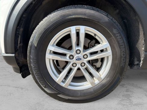 Certified 2023 Ford Explorer XLT w/ Equipment Group 202A AWD/4WD image 17