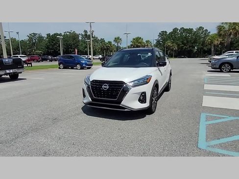 Used 2024 Nissan Kicks SR image 22