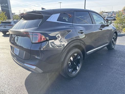 New 2026 Kia Sportage LX FWD image 4