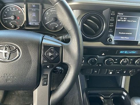 Used 2022 Toyota Tacoma TRD Off-Road image 18