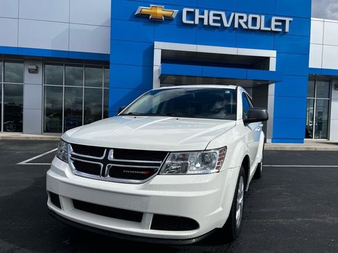 Used 2018 Dodge Journey SE image 3