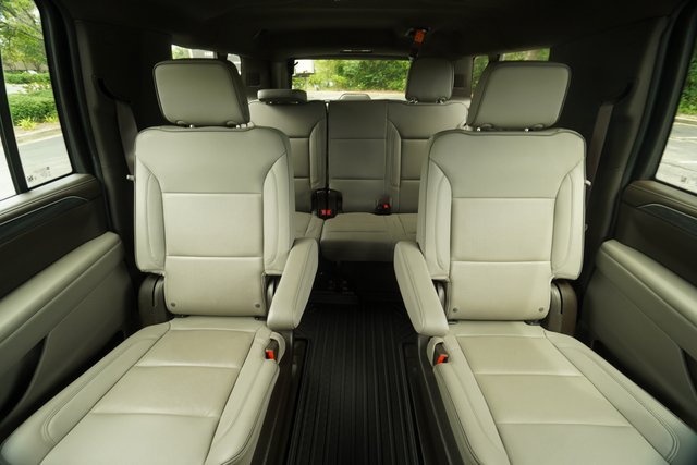 Used 2024 GMC Yukon XL SLT w/ SLT Luxury Package AWD/4WD image 20