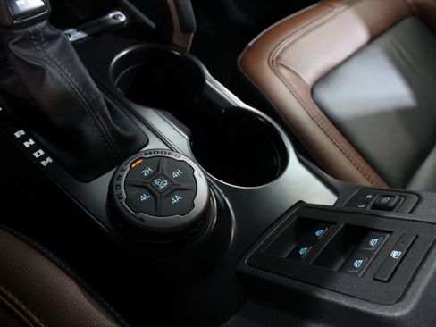 Used 2024 Ford Bronco Outer Banks AWD/4WD image 73