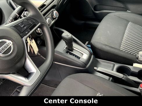Used 2022 Nissan Versa S image 18