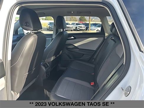 Used 2023 Volkswagen Taos SE w/ Panoramic Sunroof Package image 17