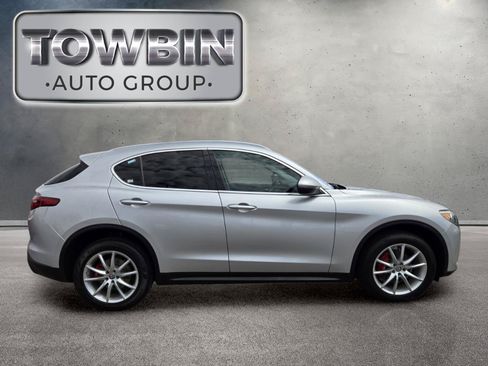 Used 2018 Alfa Romeo Stelvio Ti AWD/4WD image 3