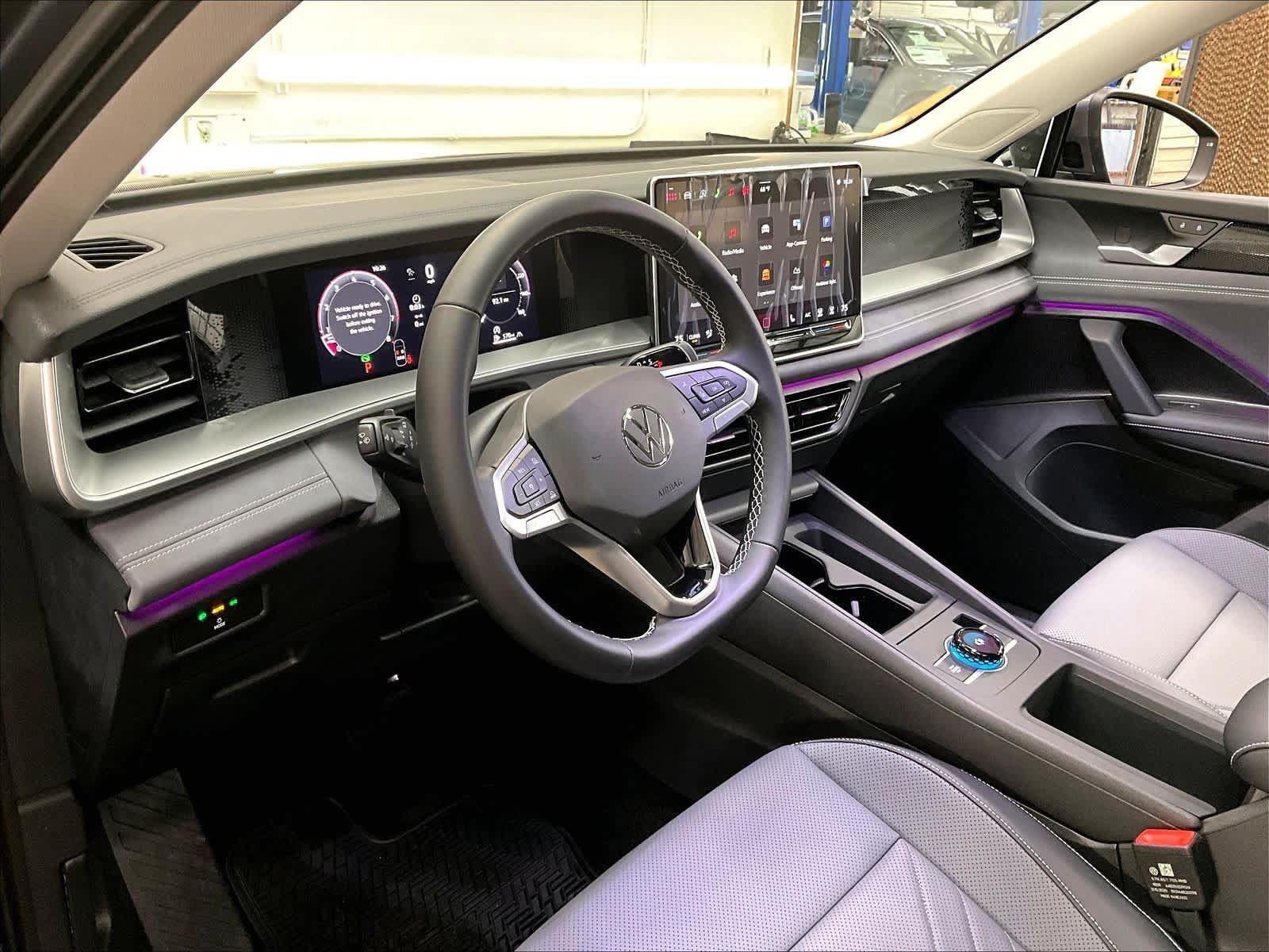 New 2026 Volkswagen Tiguan SE AWD/4WD image 8
