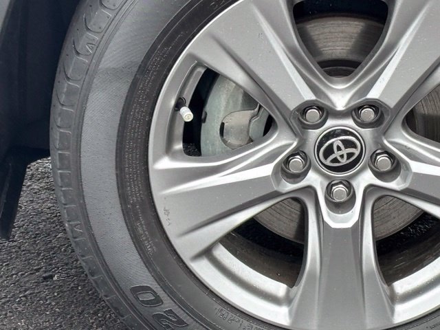 Used 2024 Toyota RAV4 XLE FWD image 8