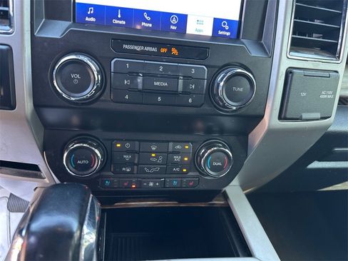 Used 2019 Ford F150 Lariat image 21