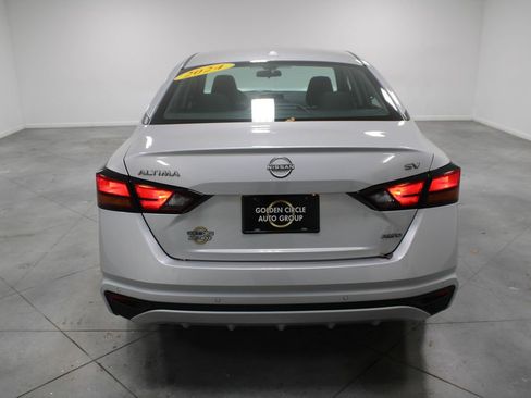 Used 2024 Nissan Altima 2.5 SV image 8