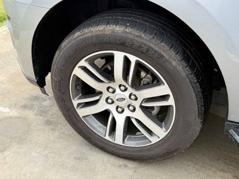 Used 2023 Ford Expedition Limited AWD/4WD image 5