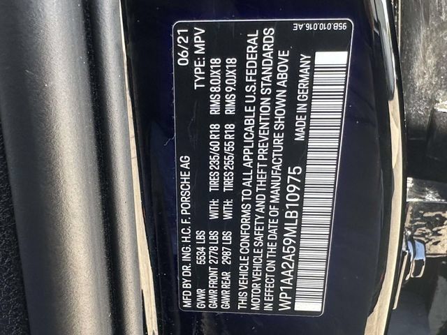 Used 2021 Porsche Macan AWD/4WD image 28