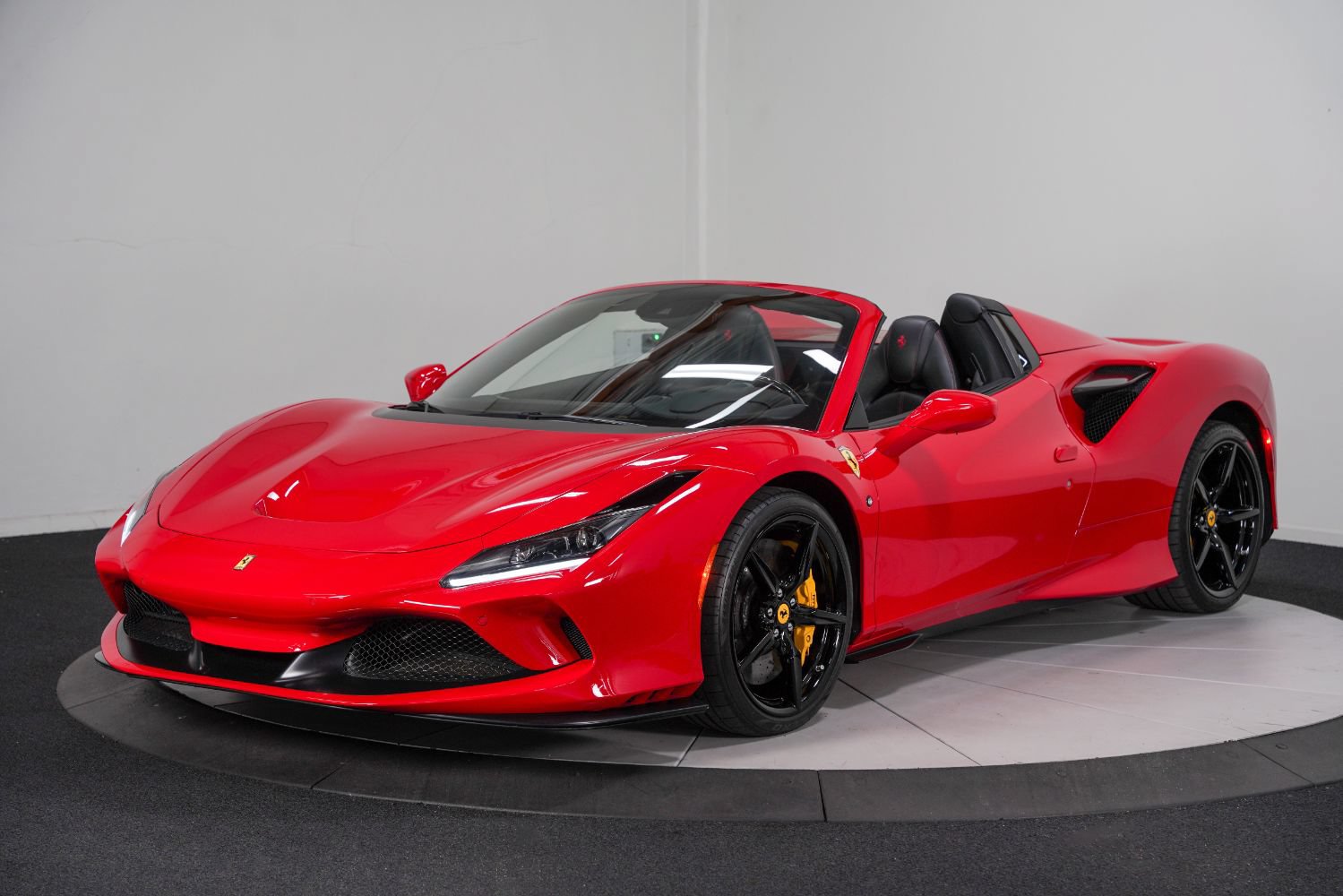 Used 2023 Ferrari F8 Tributo RWD image 6