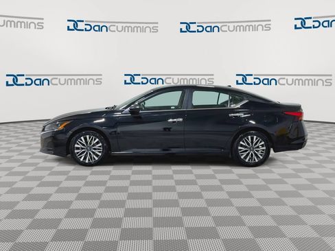 Used 2024 Nissan Altima 2.5 SV FWD image 5