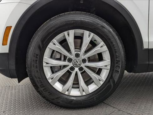 Used 2018 Volkswagen Tiguan SE image 31