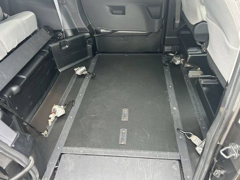 Used 2022 Toyota Sienna LE FWD image 5