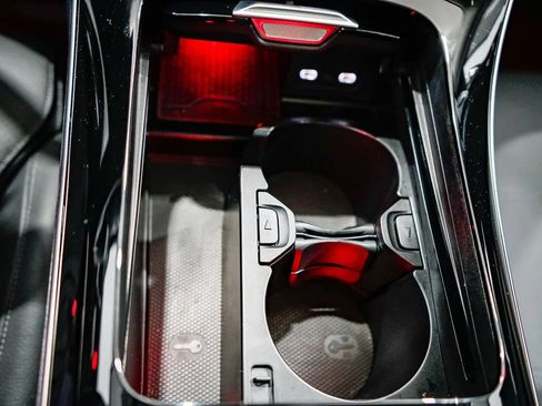 Used 2025 Mercedes-Benz C 300 Sedan image 22