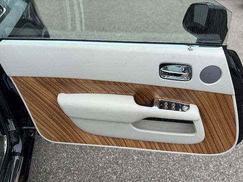 Used 2015 Rolls-Royce Wraith RWD image 19
