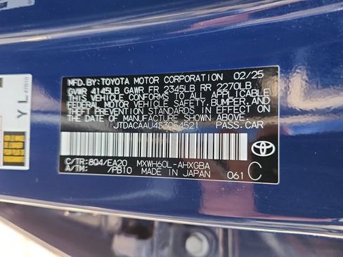 Certified 2025 Toyota Prius XLE FWD image 25