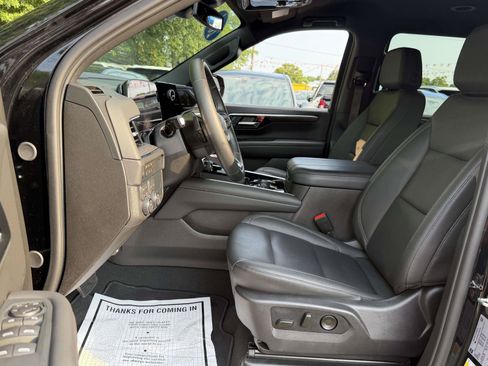 Used 2026 Chevrolet Suburban LT w/ Comfort Package AWD/4WD image 9