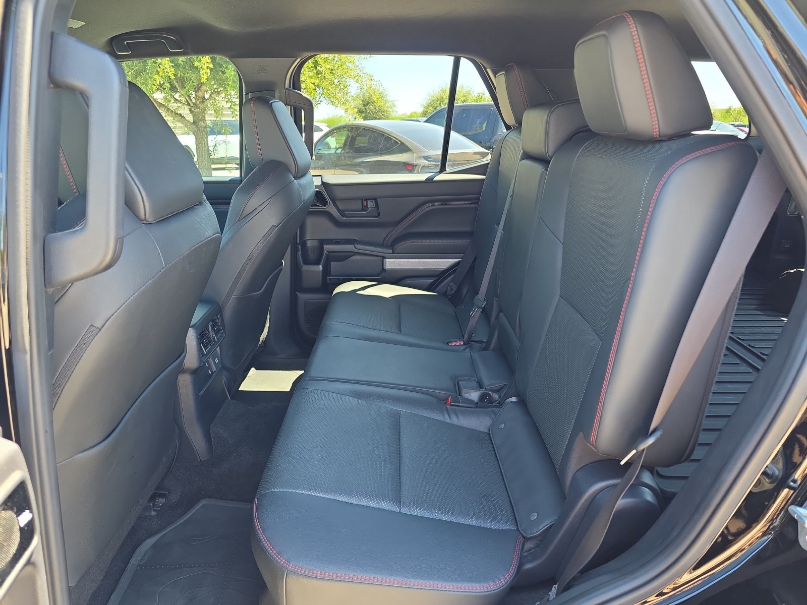 Used 2025 Toyota 4Runner Trailhunter AWD/4WD image 11