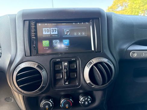 Used 2016 Jeep Wrangler Unlimited Sport AWD/4WD image 7
