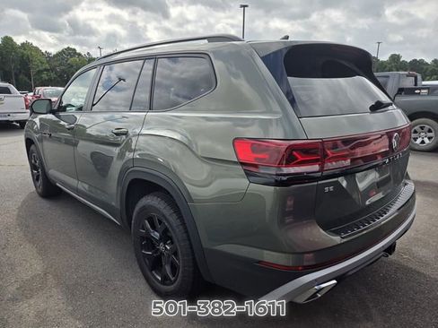 Used 2024 Volkswagen Atlas Peak Edition SE AWD/4WD image 2