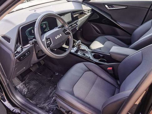 Certified 2024 Kia Niro EX FWD image 13