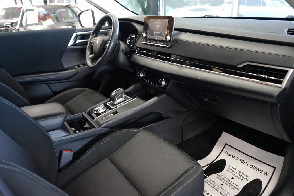 Used 2022 Mitsubishi Outlander ES AWD/4WD image 42