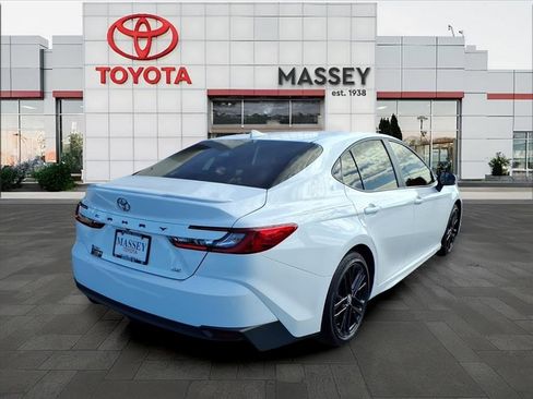 Used 2025 Toyota Camry SE w/ Convenience Package image 26