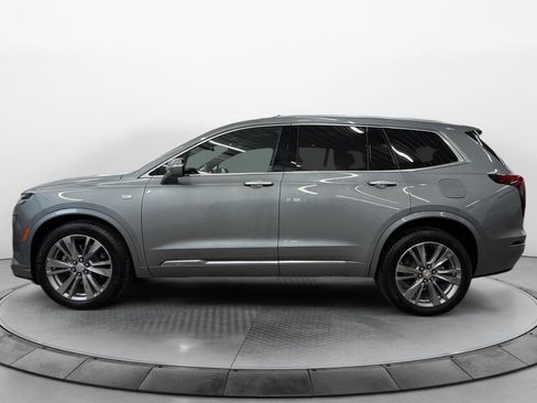 Used 2023 Cadillac XT6 Premium Luxury image 3