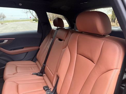 Used 2025 Audi Q7 3.0T Premium Plus image 16
