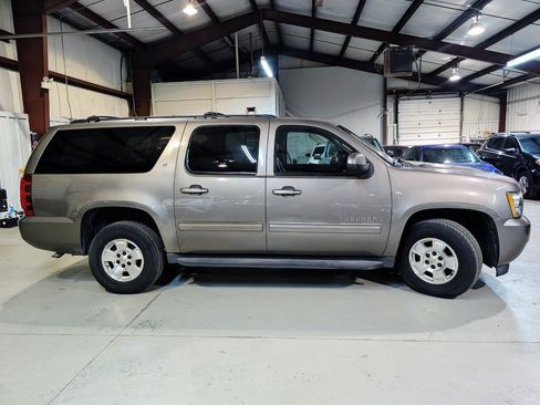 Used 2014 Chevrolet Suburban LT AWD/4WD image 10
