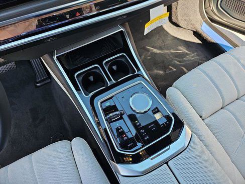 New 2025 BMW i7 eDrive50 image 25