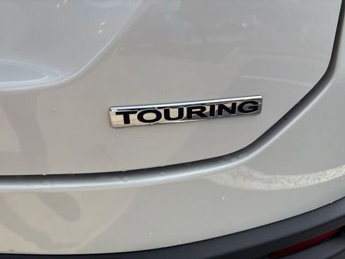 Used 2025 Honda Pilot Touring image 7